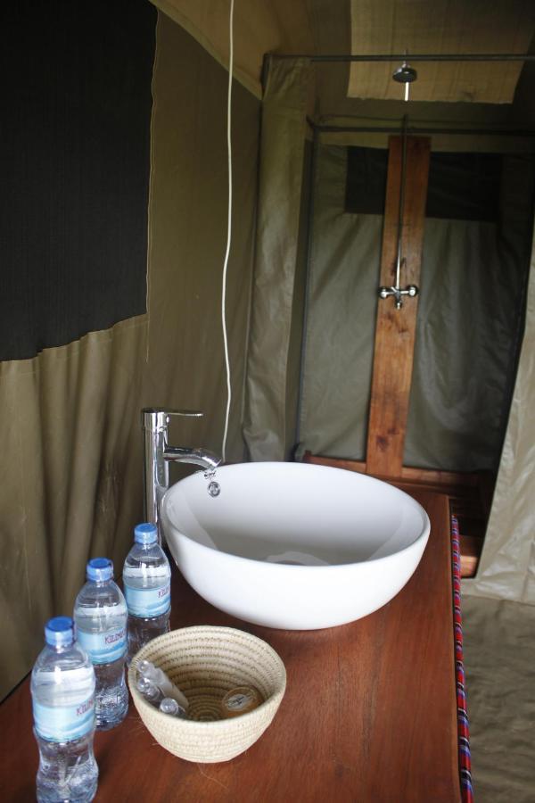 Osero Serengeti Luxury Tented Camp Banagi Luaran gambar